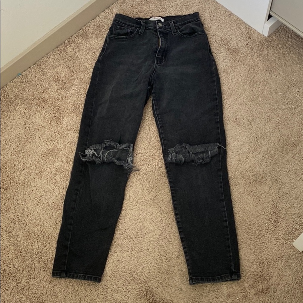 Riley Girlfriend Jeans in Black